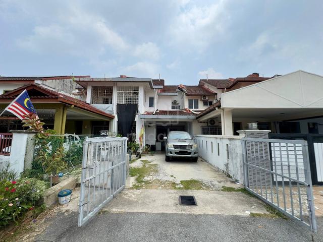 HUGE EXTRA BACKYARD Double Storey Terrace, Seksyen 7 Bandar Baru Bangi 1