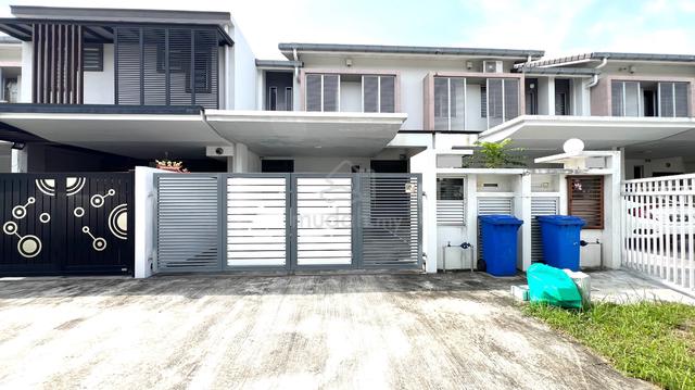 Furnished FACING NORTH  Renovated Elmina Garden Double Storey 1