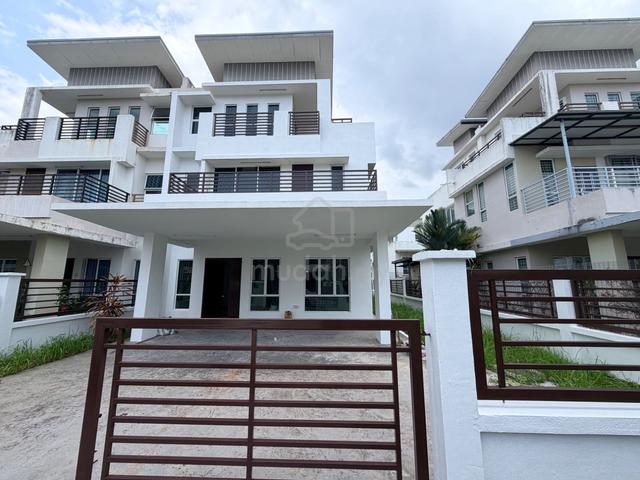 【SEMI D】3Storey, Regency Parc Saujana Rawang, Bandar Country Homes 1