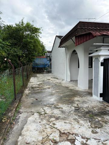 End Lot v 10ft land Taman Universiti Jalan Pertanian Single Storey 1
