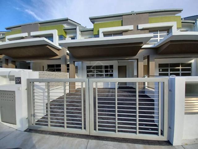 Subang Impian 2 Sty House Below Market Freehold Facing Empty 1