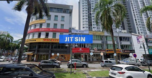 Facing Mainroad!! Vantage Point First floor 1200sf Hot Cake!! 1