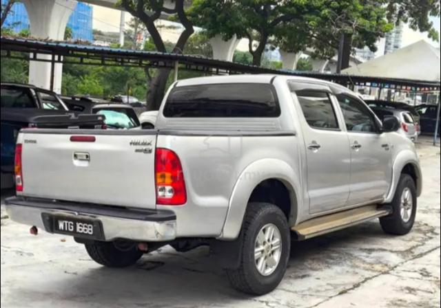 2011 Toyota HILUX 2.5 G (M) - 2
