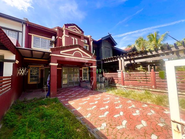 RENOVATED CHEAPEST FREEHOLD Double Storey USJ 22 Subang Jaya 1