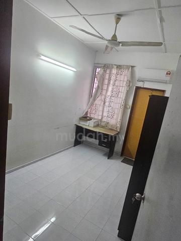Room for Rent in Tmn Bukit Mayang Emas PJ | Partial Furnished 1