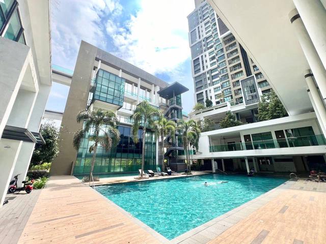 Lake Point Residence 1