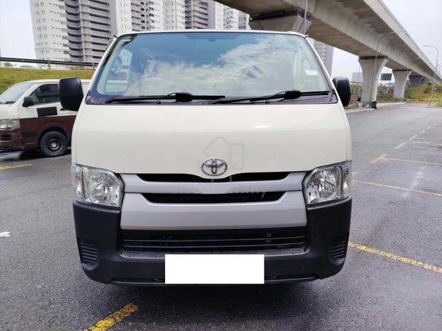 2023 Toyota Hiace 2.5 (M) Window Low Roof 14 Seat - 2