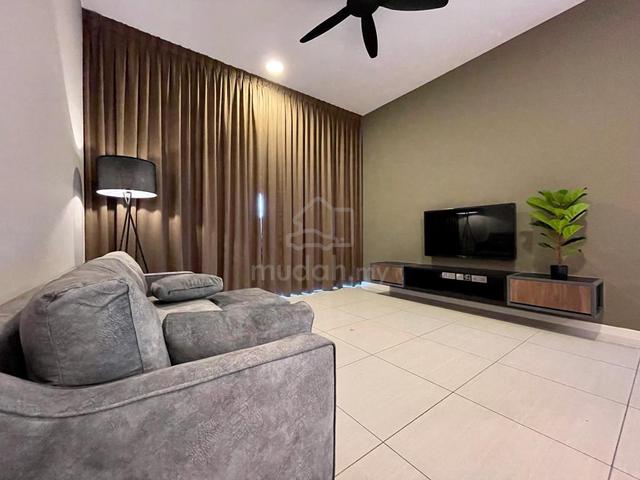 Queens Residences Q1 @ Queens Waterfront 1