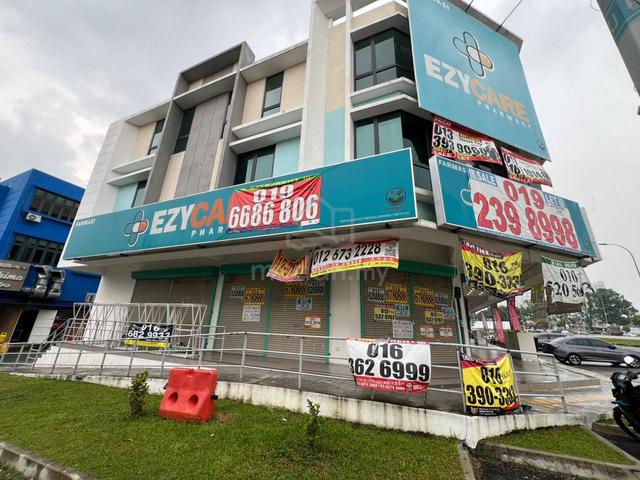 FACING MAIN ROAD 3 Storey CORNER SHOPLOT Bandar Seri Putra Bangi 1