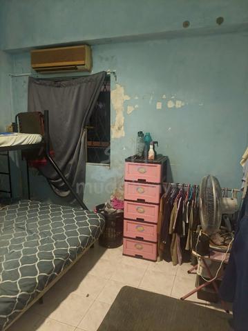 Api-Api Apartment 1