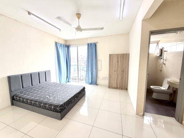 [Perempuan Saja] Master Bedroom with Bathroom @ PV20 Condo Setapak KL 1