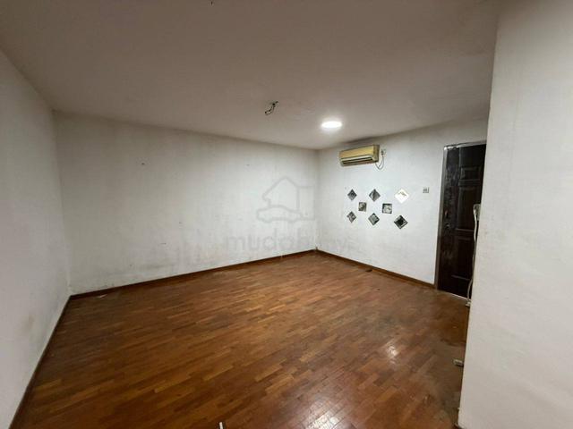 2 Storey House 4bed 3bath 22x70 Jalan Hang Tuah Taman Skudai Baru 1