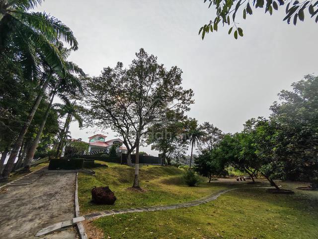 [British Style] 1 Storey Bungalow with Huge Land 6Bed 7Bath Near Tuas 1