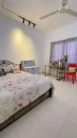 Medium Room At Suriamas Condominium Zero Deposit Ready Movein niceroom 1