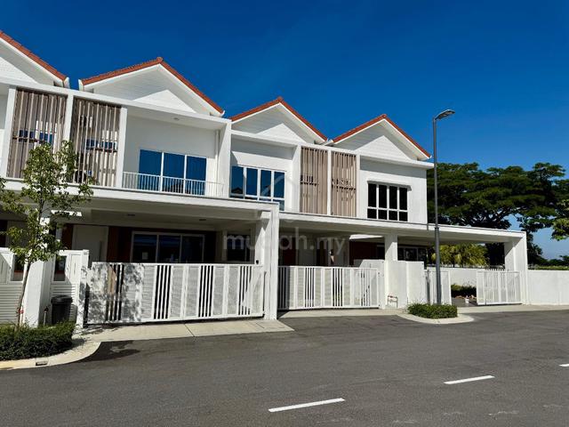 Batu Kawan Viluxe | Fully Furnished 2-Storey Terrace House for Rent 1
