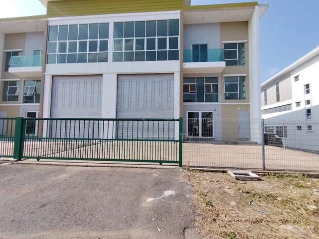 Melaka Ayer Keroh EcoPark 2.5 Storey ENDLOT Good Condition Brand New 1