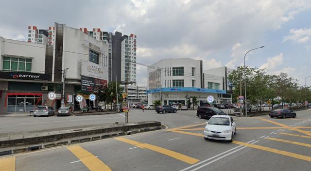 2-storey SHOP LOT (BIGGER SIZE) at BM | Facing Main Road | FOR SALE 1