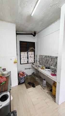 Flat Taman Perling 1