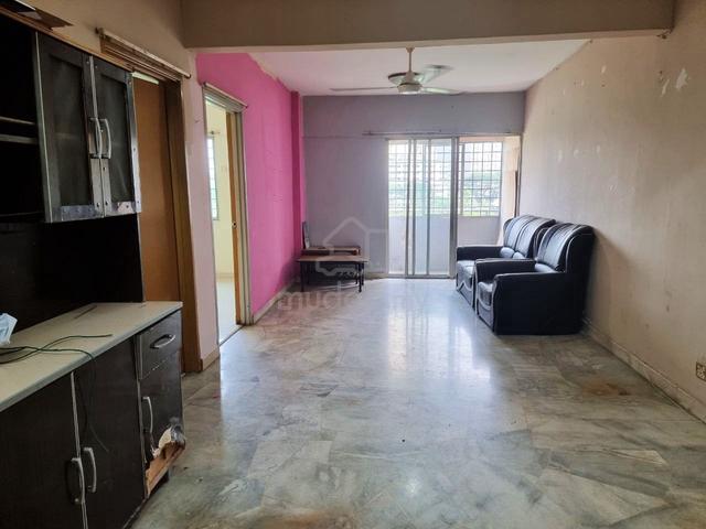 Iris Apartment (Taman Desa) 1