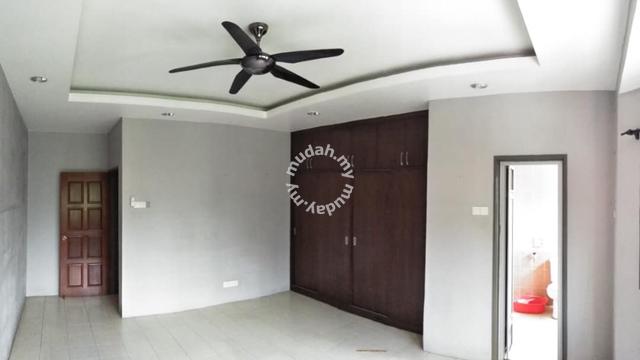 2.5 Storey Terrace, Taman Minang Ria 2, cheras 2