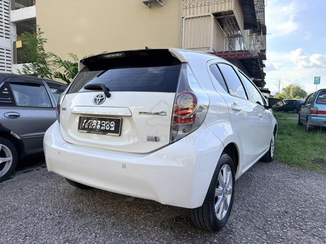 2012 Toyota PRIUS C 1.5 (HYBRID) NHP10R (A) - 3