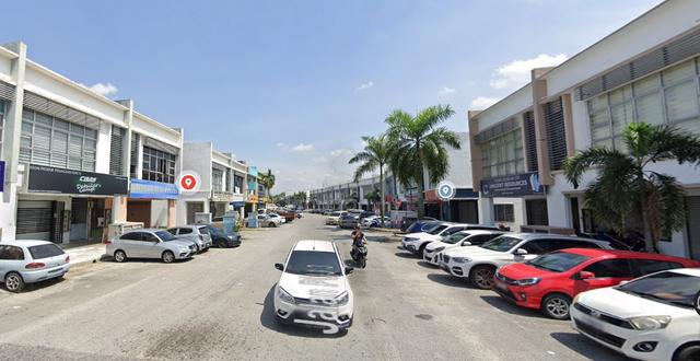 Renovated 1st floor office @ Taman Puncak Jalil near Paviilion Mall 1