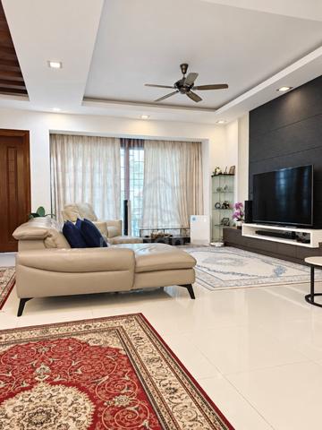 Renovated South 🔥 2.5 Storey Terrace House Putra Heights  1