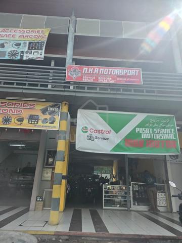 University Utama Square | 2 Storey Shop lot 1