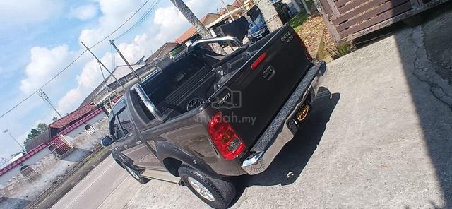 2010 Toyota HILUX 2.5 G FACELIFT DOUBLE CAB (A) - 4