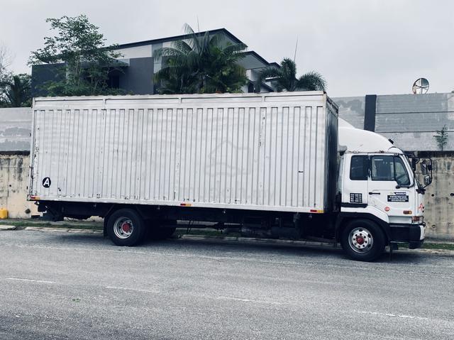 Nissan PF6 box truck - photo 4 of 4
