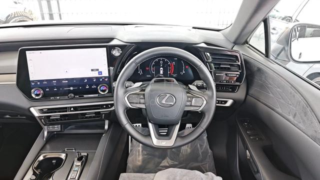 2023 Lexus RX350 2.4 F SPORT / Rear Electric Seat - 4