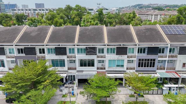 3 storey superlink lagenda bukit jelutong 1