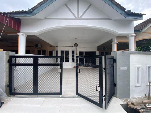 Teres Setingkat Renovated Hot location 1