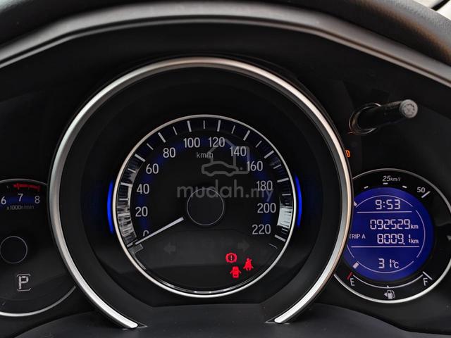 REVERSE CAMERAš„2015 Honda JAZZ 1.5 V 1YR WARANNTY - 5
