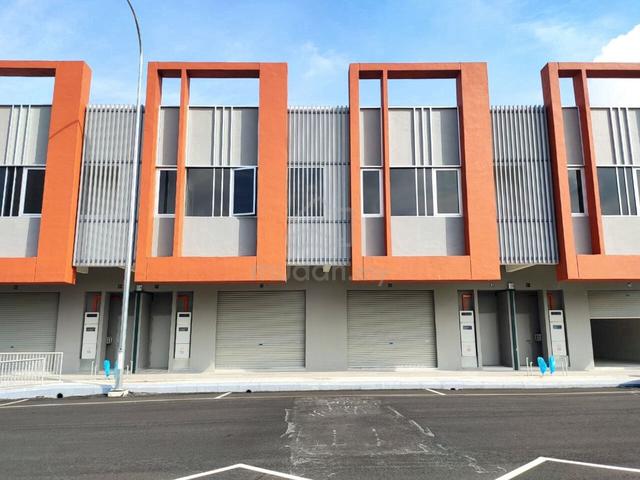 (FACING MAIN ROAD) Nilai Brand New Shop Lot near Housing & University 1