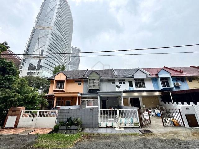 NEXT TO PARADIGM MALL ‼️ 2 Storey Terrace Taman Kelana Indah SS7 1