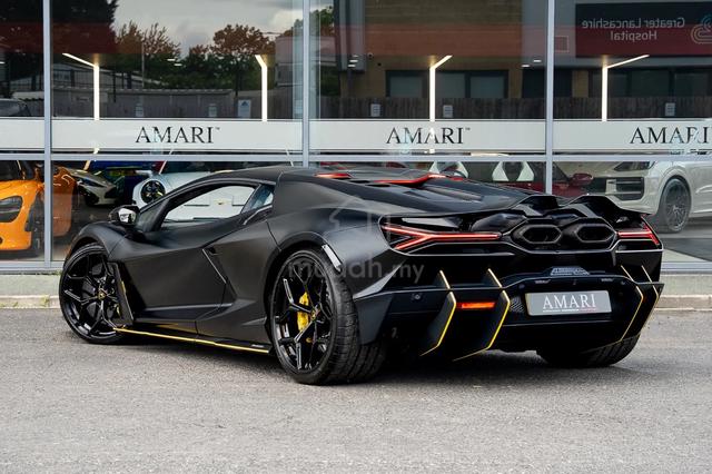 2024 Lamborghini Revuelto NERO NOCTIS - 2