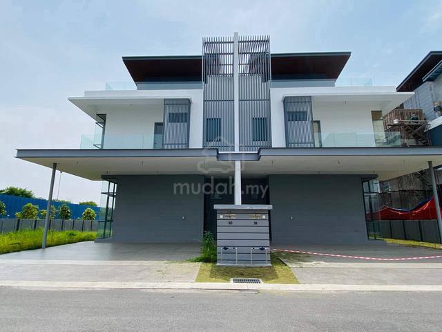 NEW 3 Storey SEMI D CORNER Broadleaf Residences Seksyen 31 Shah Alam 1