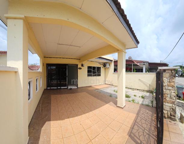 RENOVATED END LOT Single Storey Taman Paya Emas Cheng Melaka 3