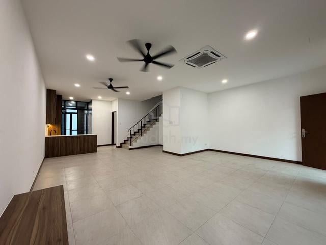 For Rent Double Storey Aurora Sentral Villa 24x75 Partial Furnished 1