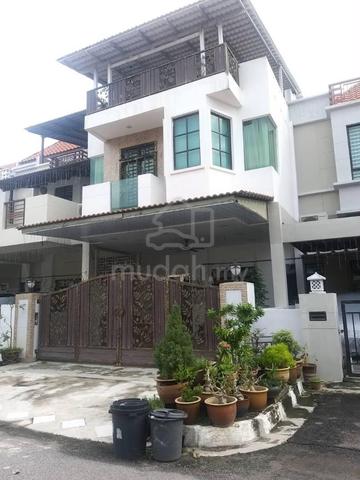 (DESERVE RENOVATED/BEACHFRONT) 3stry Terrace at Air Tawar, Butterworth 1