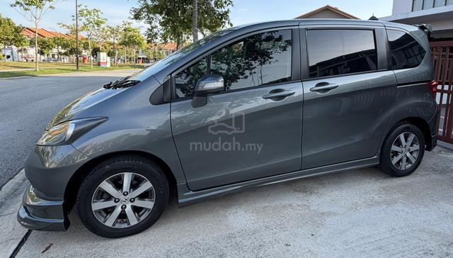 2010 Honda FREED 1.5 E (A) - New Paint & Skirting - 3