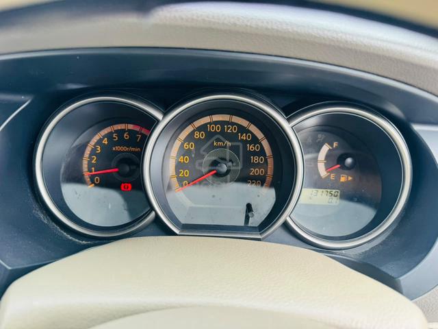 2011 Nissan GRAND LIVINA 1.6 PREMIUM/LUXURY (A) - 5