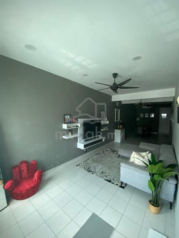 Townhouse senai for sale below marker 1