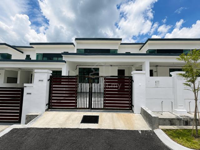 Rumah Teres Setingkat, Kluang Untuk Dijual 1