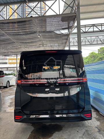 2023 Toyota VOXY 2.0 S-G - 4