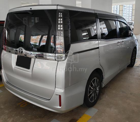 2016 Toyota VOXY 2.0 ZS (A) - 2
