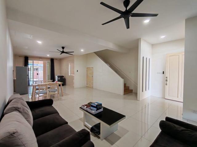 Pine square batu kawa house for rent 1