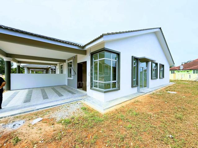 Rumah Semi-d Ayer Molek Melaka 1