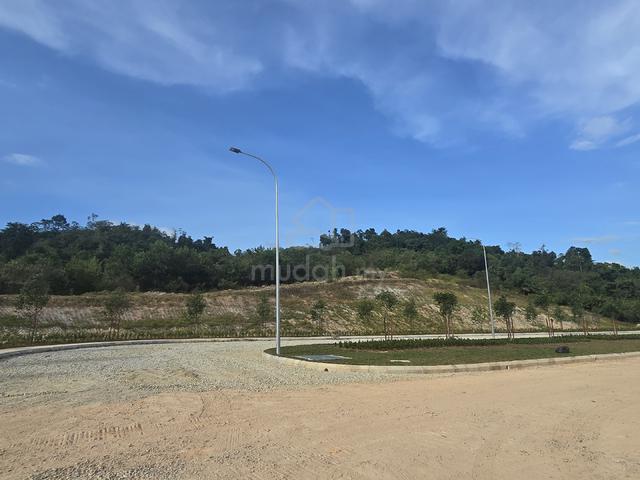 Tanah Depan Pintu Masuk ECRL Pasir Putih 1